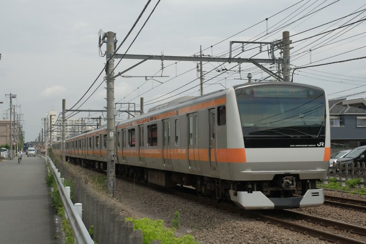 青梅線の線路と並んで軍用線があったという。