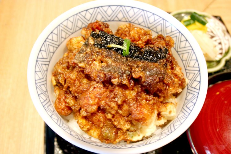 大かき揚げ天丼920円。