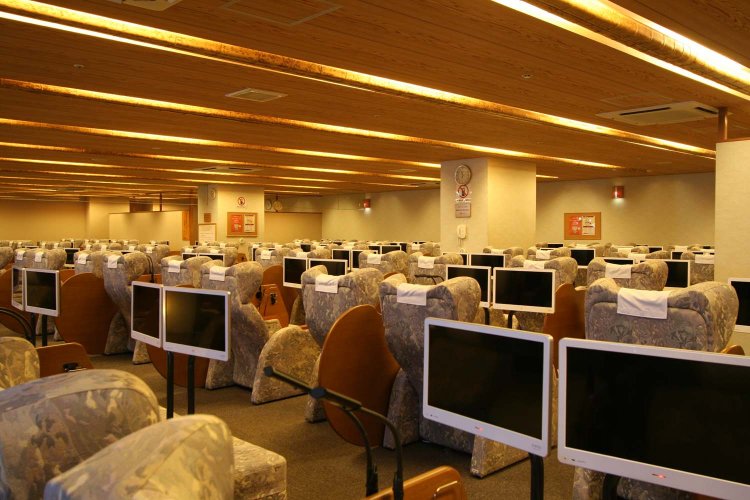 リラックスルームではブランケットの無料貸し出しを行っている。