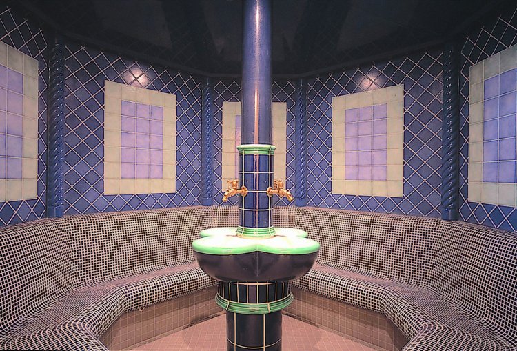 テルマリウムサウナは45℃前後のスチームサウナ。息苦しさがないので、ちょっと長めに入ることができる。