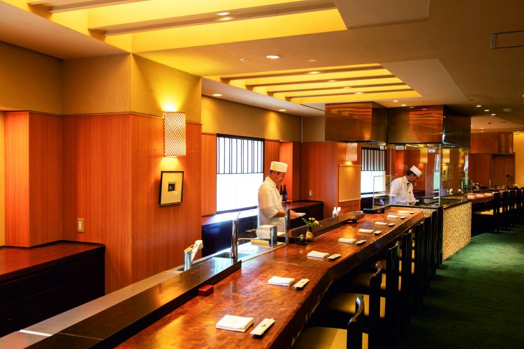 カウンターやホール、半個室と、すべての席で車いす可。