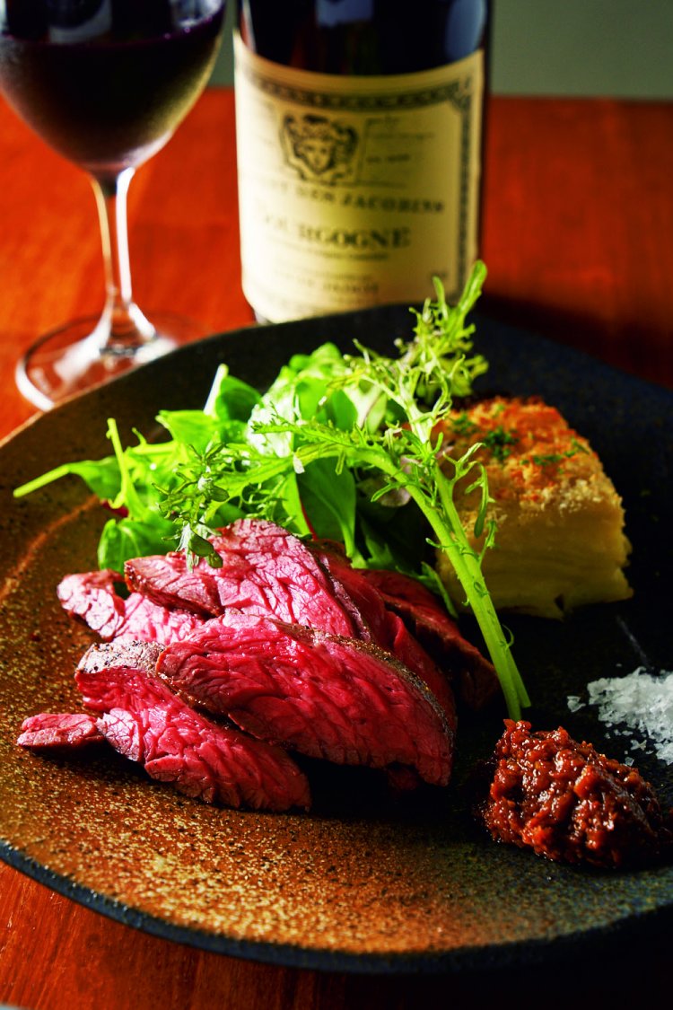 高タンパク低カロリーの赤身肉のロースト2200円。