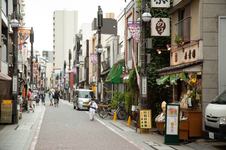 辻がなく、街道から互い違いで路地が伸びる。道幅も往時のまま。