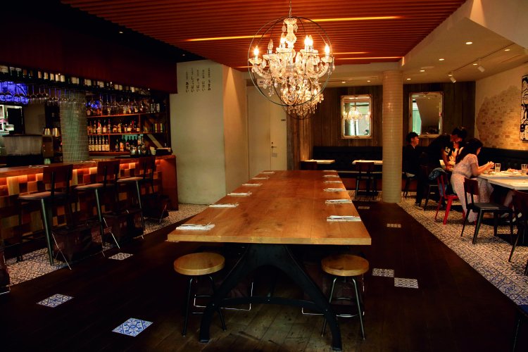 店内のL.A.調の雰囲気も楽しんで。