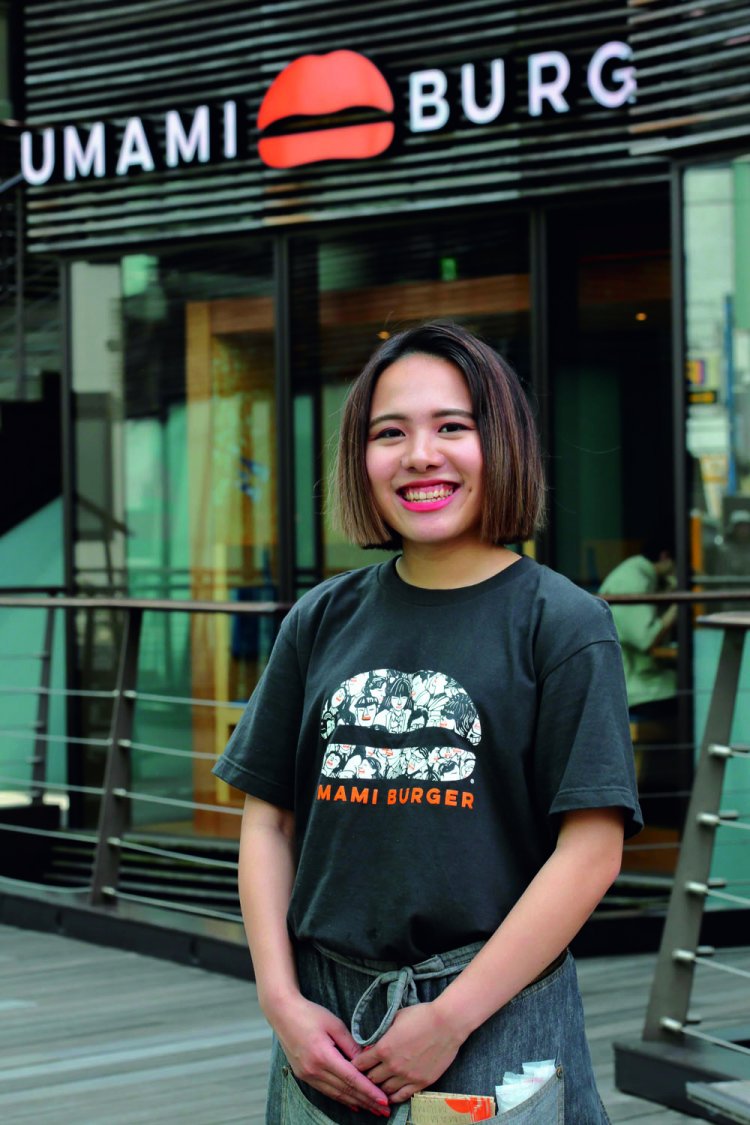 「トリコになるL.A.生まれのバーガーです」。