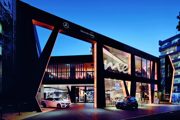 バーは24時まで楽しめる。