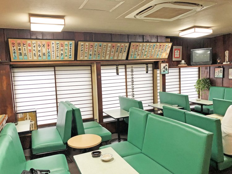 店内は時が止まったような空間。
