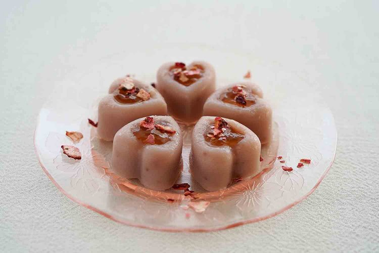 プレミアムいちご5個入648円。テイクアウト限定。