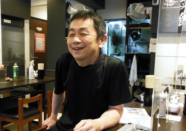 飲食以外にも、さまざまな業界を渡り歩いてきた籔さん。この先もおもしろいことを始めるだろう。