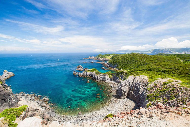 美しいリアス式海岸に見とれてしまう「神引展望台」。