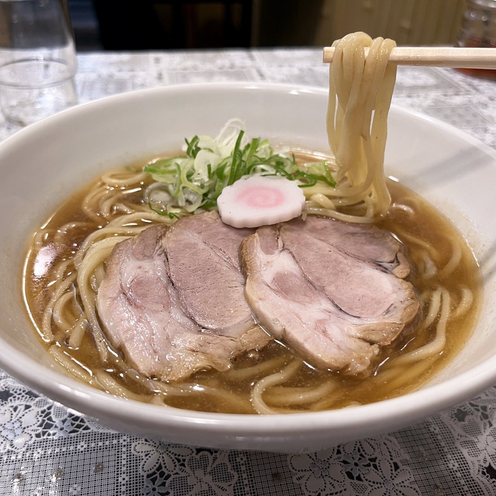 秋葉原『らーめん紬麦』。ラーメンなのにうどんのような喉越しのよさ。最高級小麦で作る唯一無二の自家製麺