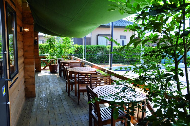 通路が広く移動しやすい店内。