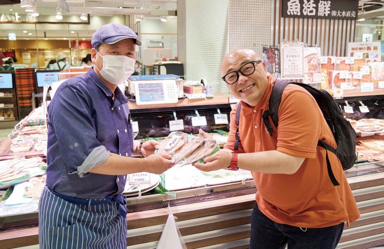 食卓の味方、塩干物マイスターの木地さん。晩ごはんのおかずに悩んだら相談してみよう