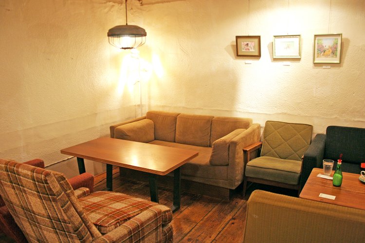 「たくさんの人が座っていい感じになってきた」ソファ。