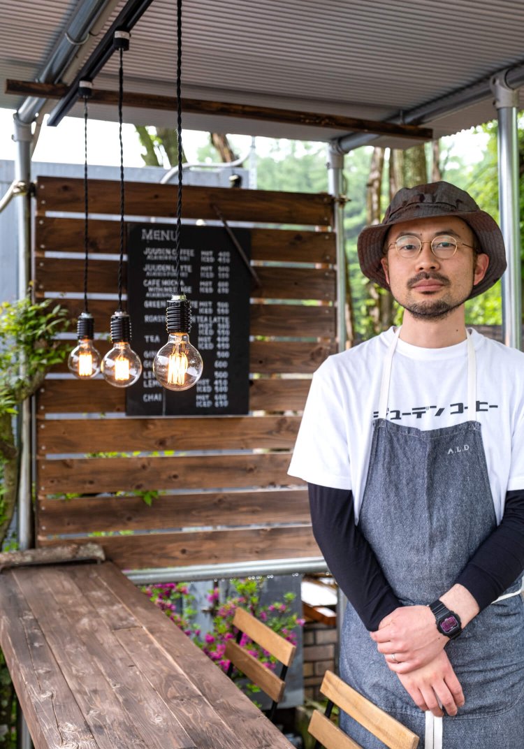 店主の齋藤康介さん。