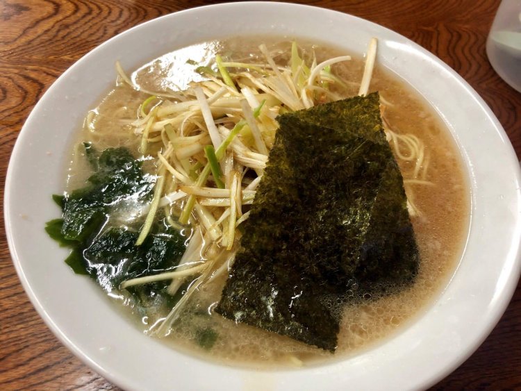 昭和後期、ラーショの強い塩分と油分は、我々の社会を回す潤滑油になっていた