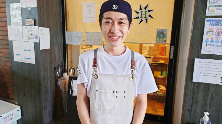 店主の本田裕樹さん。21歳で開業してから15年。行列店を秋葉原に移して心機一転。