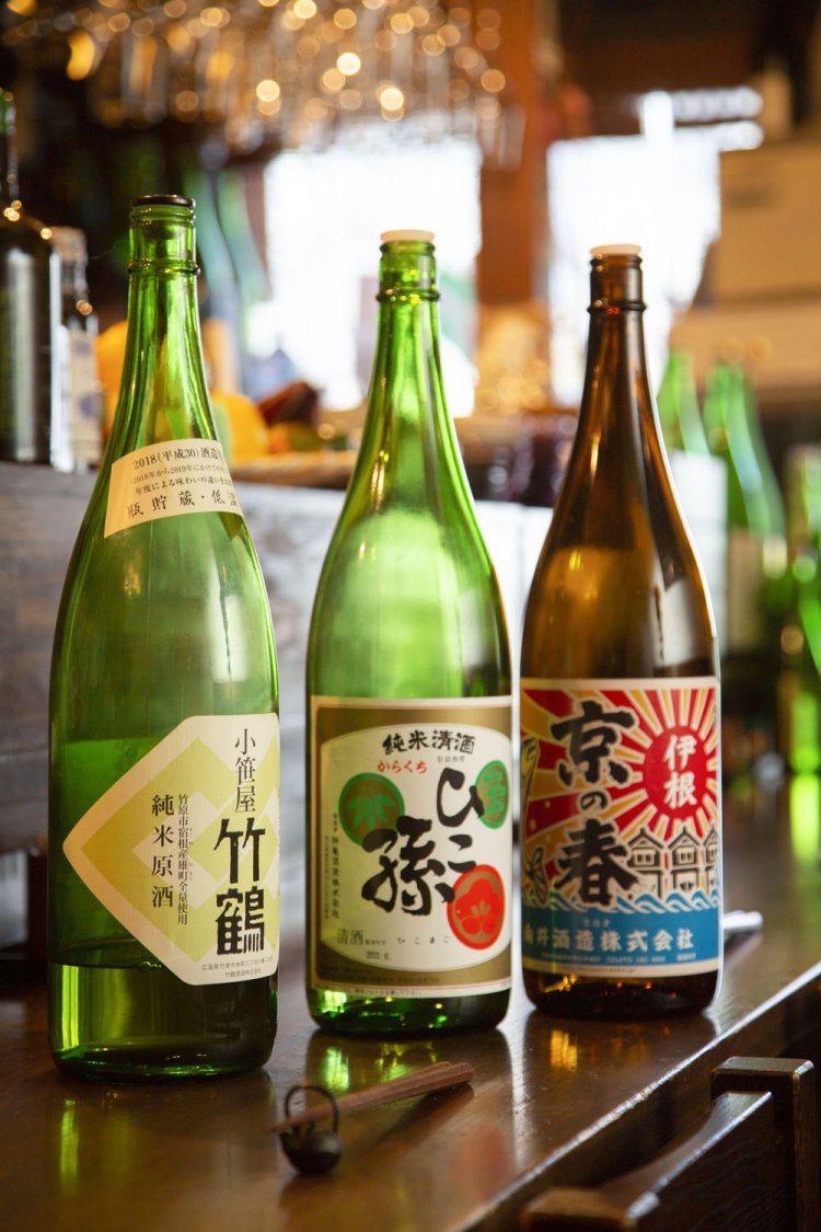 主張が強い調味料に合う「小笹屋竹鶴」宿根（すくね）雄町純米原酒、塩味を感じる「京の春」京の輝 特別純米もおすすめ。
