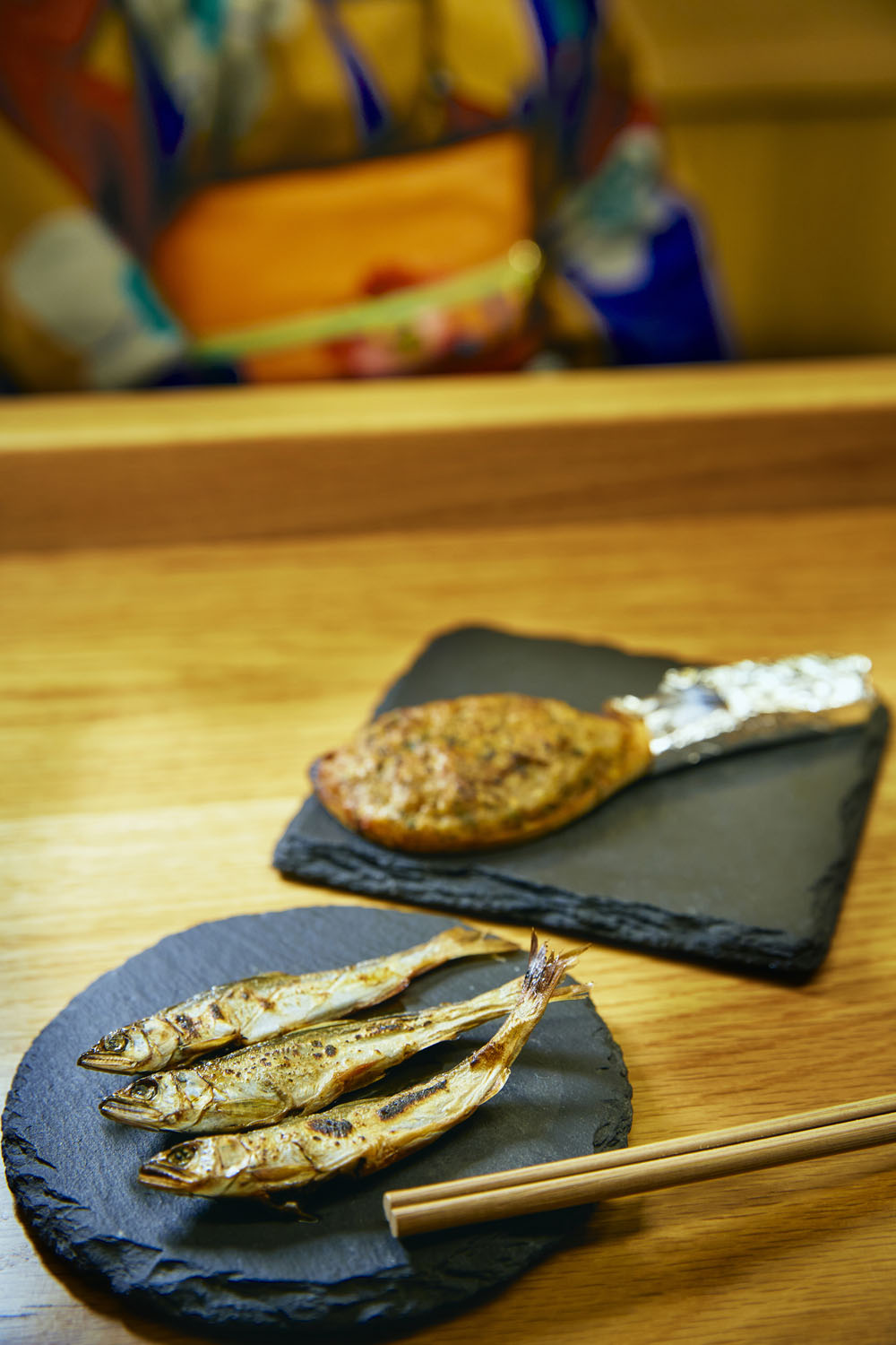 焼き味噌と稚鮎の開き一夜干しは共に550円。
