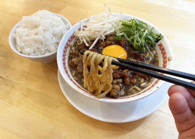 具と麺をよく混ぜて食べよう。