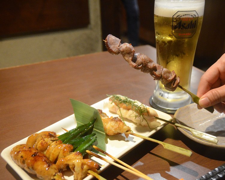 コリコリとした歯ごたえが嬉しいすなぎも。ビールとの相性はバッチリだ！