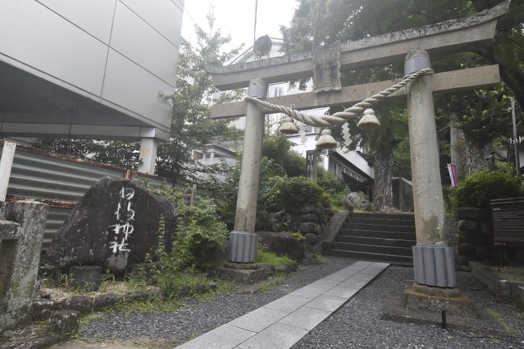 源範頼が幽閉されていたと伝わる日枝神社。