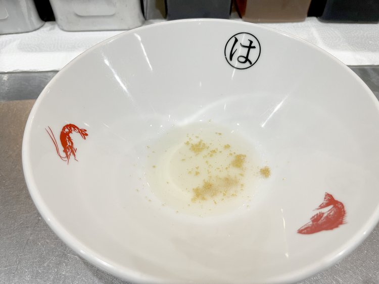 真鯛の身からとった脂を使用し、旨味とコクをプラス。