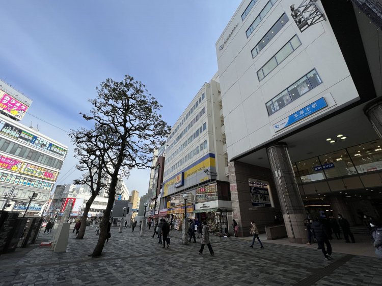 本厚木駅北口。いきものがかりが、無名時代によく路上ライブをやった場所だという。