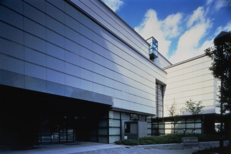『目黒区美術館』外観。（公益財団法人 目黒区芸術文化振興財団提供）