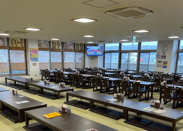 手頃な価格で海鮮料理や定食などを味わえる「ばんごう屋」。