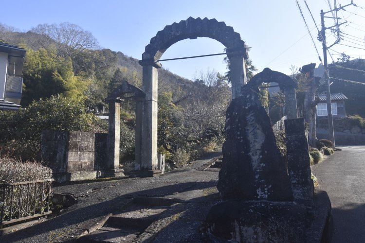 山木兼隆が創建したと伝わる伊豆の国市の香山寺。境内には兼隆の供養塔もある。