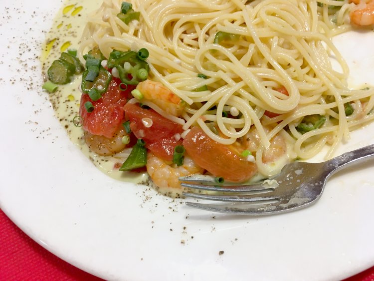 ランチメニューに冷製パスタが登場するのは6月から9月くらいまで。ディナータイムでは事前予約をすれば作ってもらえる。