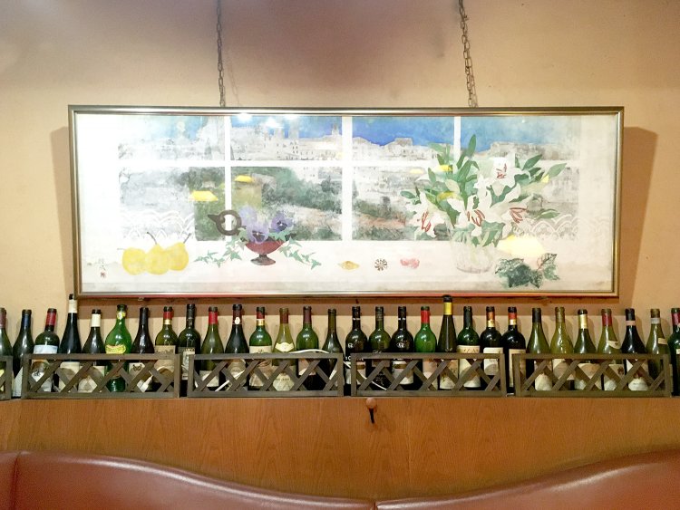 ソムリエの裕生さんセレクトのワインも楽しみたい。