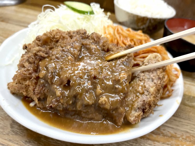 食べやすいように切ってから提供してくれるやさしさがありがたい。