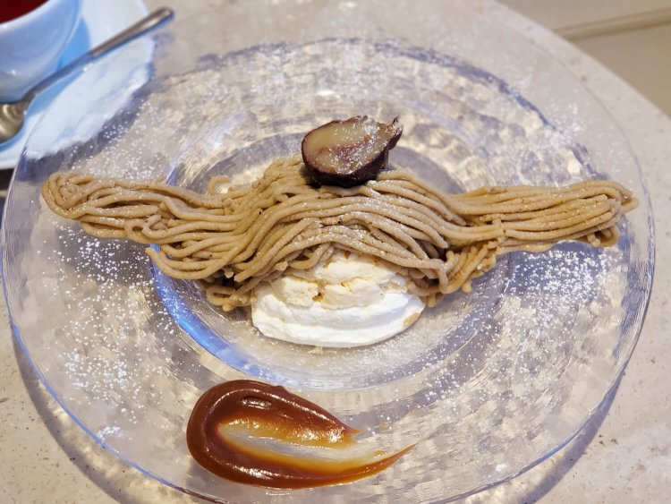 カフェ＆ブックス ビブリオテーク 東京・有楽町9