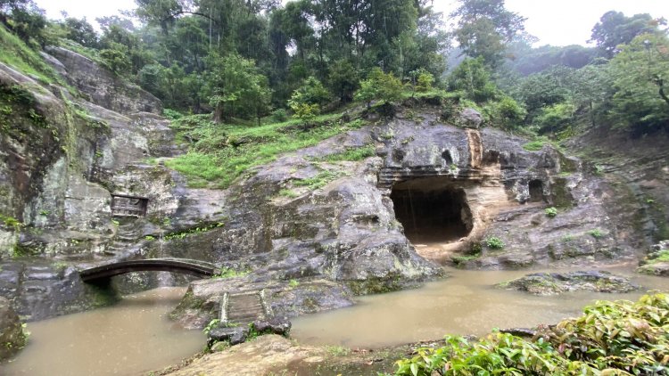 瑞泉寺の庭園は名園中の名園だが、その良さがわかりにくいのが残念。