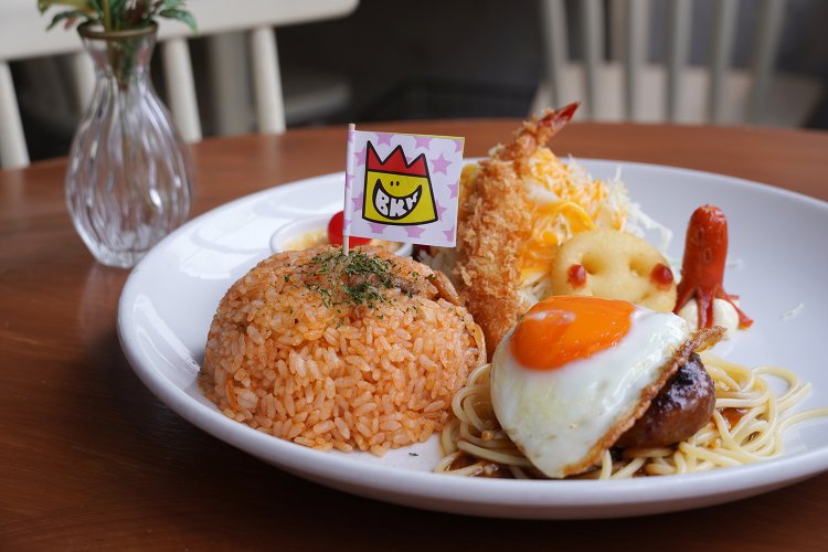 お子様ランチ1500円。