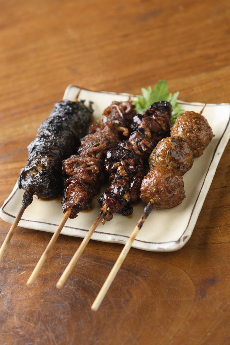 鰻ひと通り（4本）1880円。