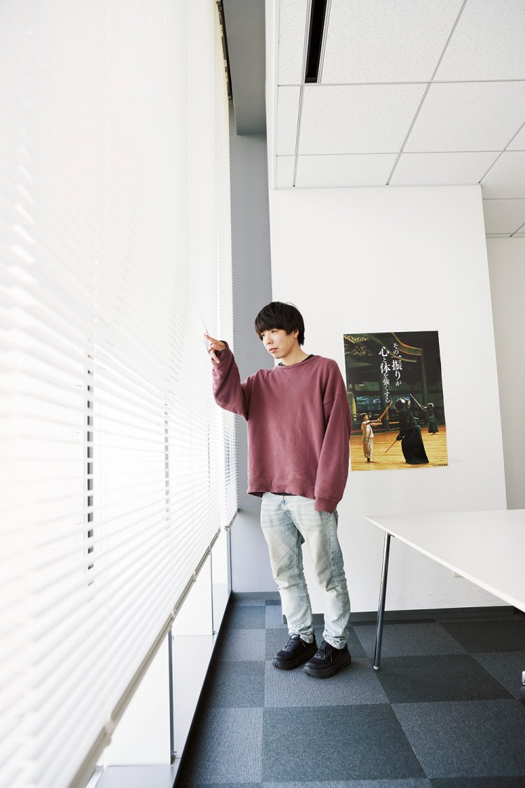 交通新聞社7階応接室にて撮影。※写真と本文は関係ありません。