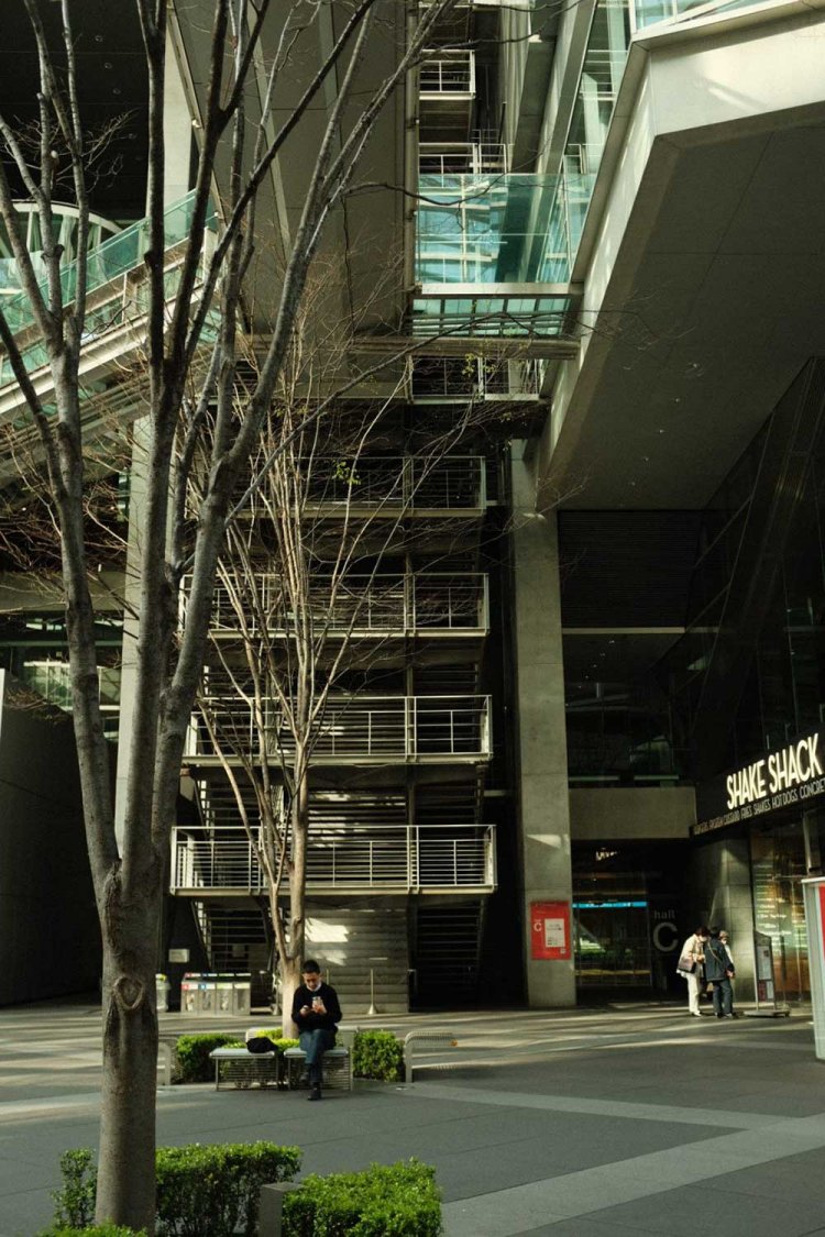 【カメラガールズ】丸の内エリアから有楽町エリアを撮り歩く