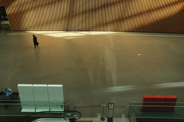 【カメラガールズ】丸の内エリアから有楽町エリアを撮り歩く