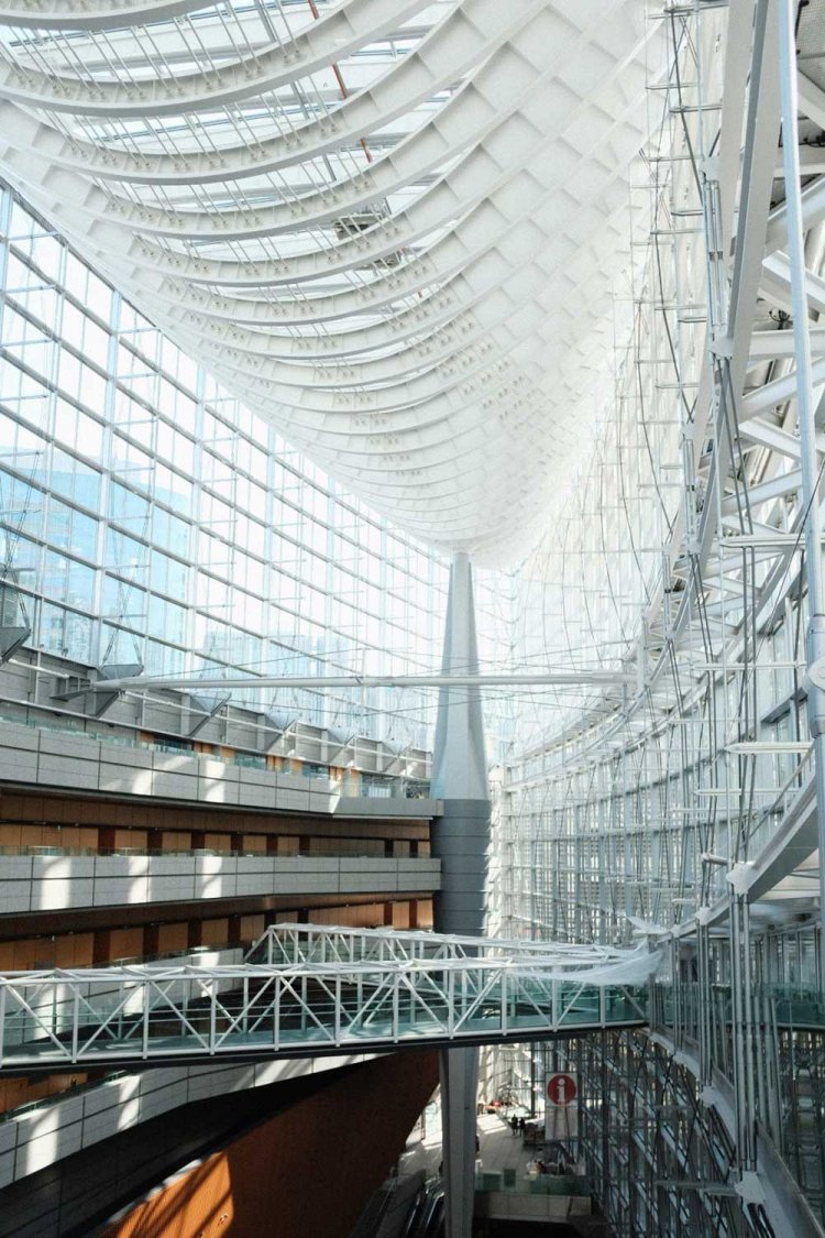 【カメラガールズ】丸の内エリアから有楽町エリアを撮り歩く