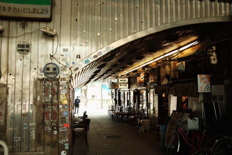 【カメラガールズ】丸の内エリアから有楽町エリアを撮り歩く