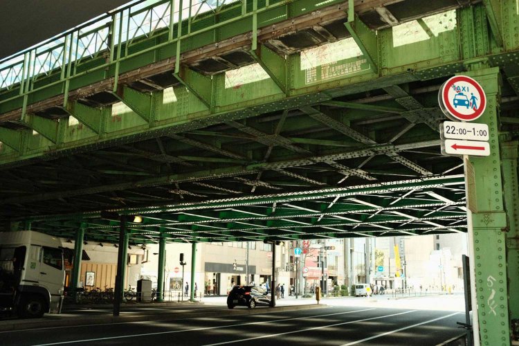 【カメラガールズ】丸の内エリアから有楽町エリアを撮り歩く