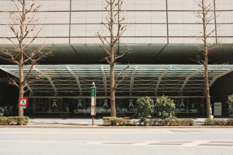 【カメラガールズ】丸の内エリアから有楽町エリアを撮り歩く