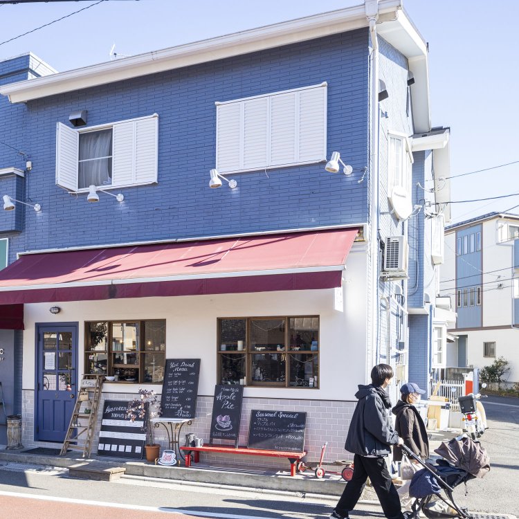 目を引く青壁。