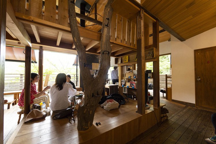 宮ノ下のNARAYACAFE店内1階