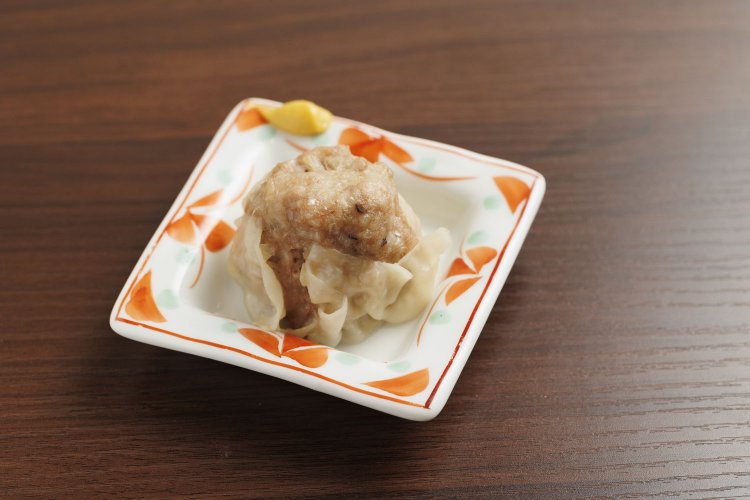 また行きたくなる一品！　登場率の高い自家製シューマイほか、コースは和食だけでなく日本酒に合う洋食・中華も。