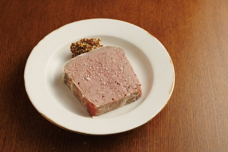 また行きたくなる一品！　開店以来、改良を重ねているパテドカンパーニュ1000円。