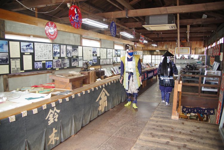 2階は足袋作りの歴史が分かる展示も。